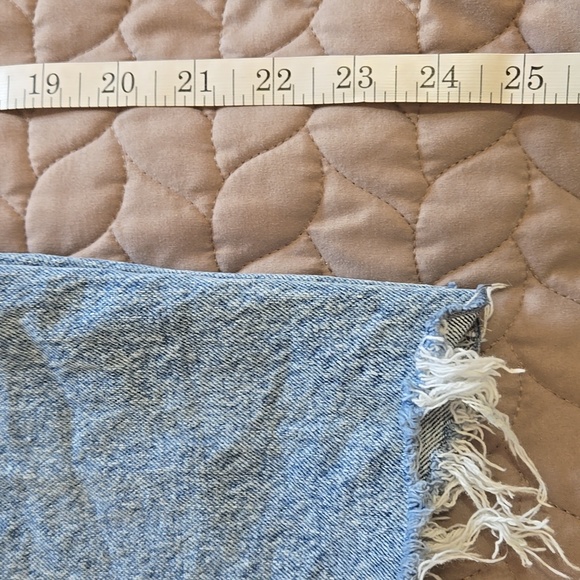 Time and Tru Light Blue Cropped Jeans - Picture 8 of 10